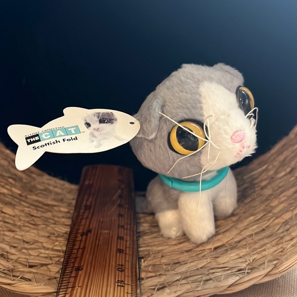 The Cat: Scottish Fold McDonald’s Toy - Picture 1 of 4
